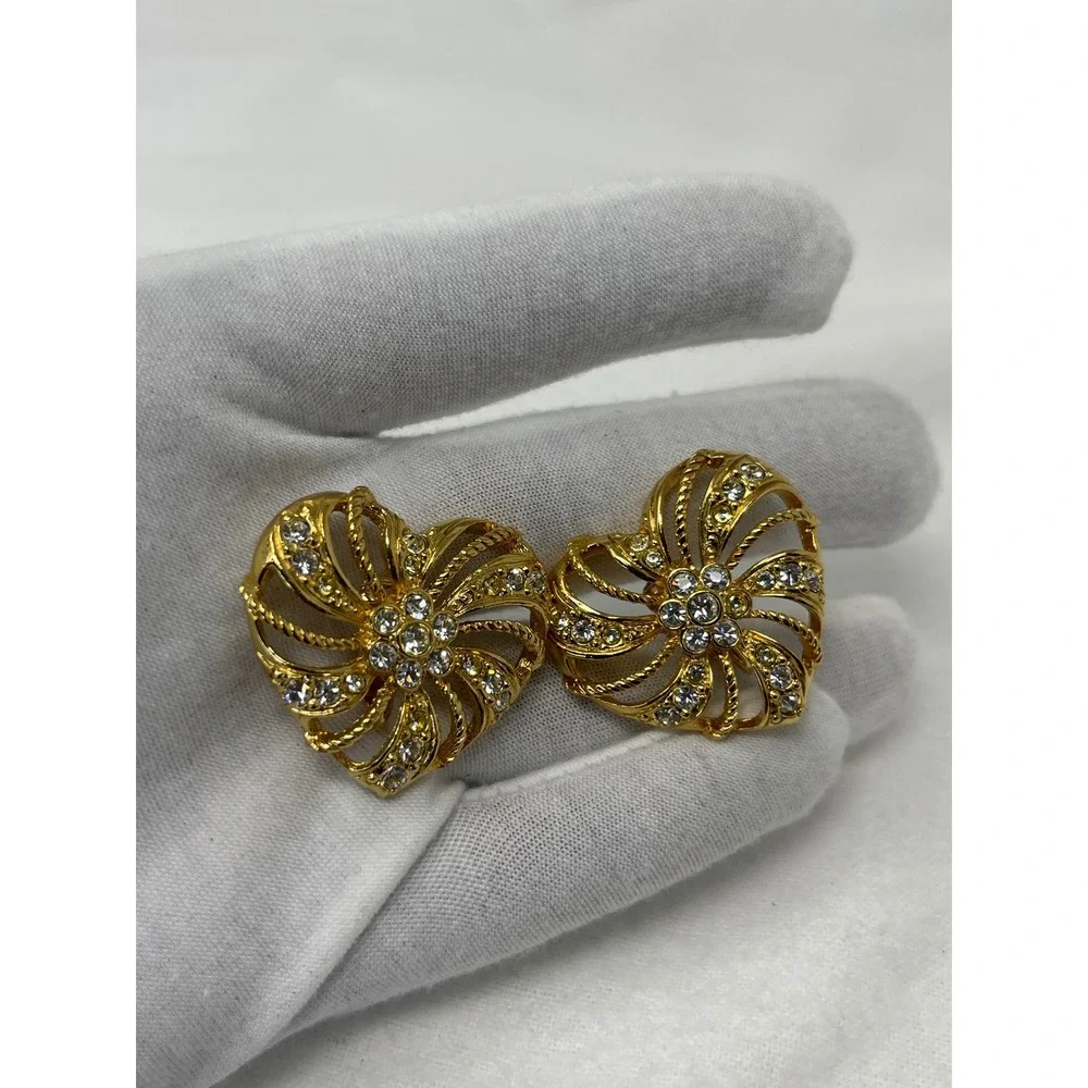 Avon Romantic Trellis Heart Clip On Earrings Gold Tone Rhinestone Swirl Vintage